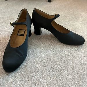 Vintage 90s block heel black satin Mary Janes. Size 8.5. Brand is Nina.